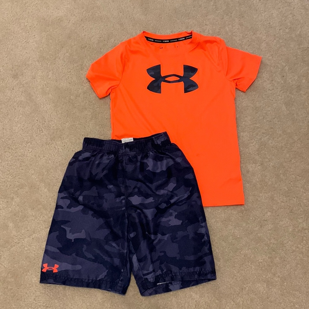 UA boys swim size 7